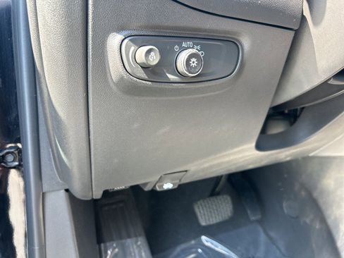 Used 2023 Chevrolet Equinox LT w/ Driver Convenience Package image 20