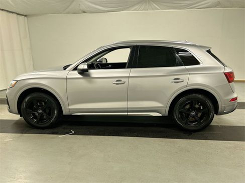 Used 2022 Audi Q5 2.0T Premium w/ Convenience Package image 6