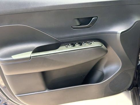 Used 2025 Hyundai Kona SEL FWD image 12