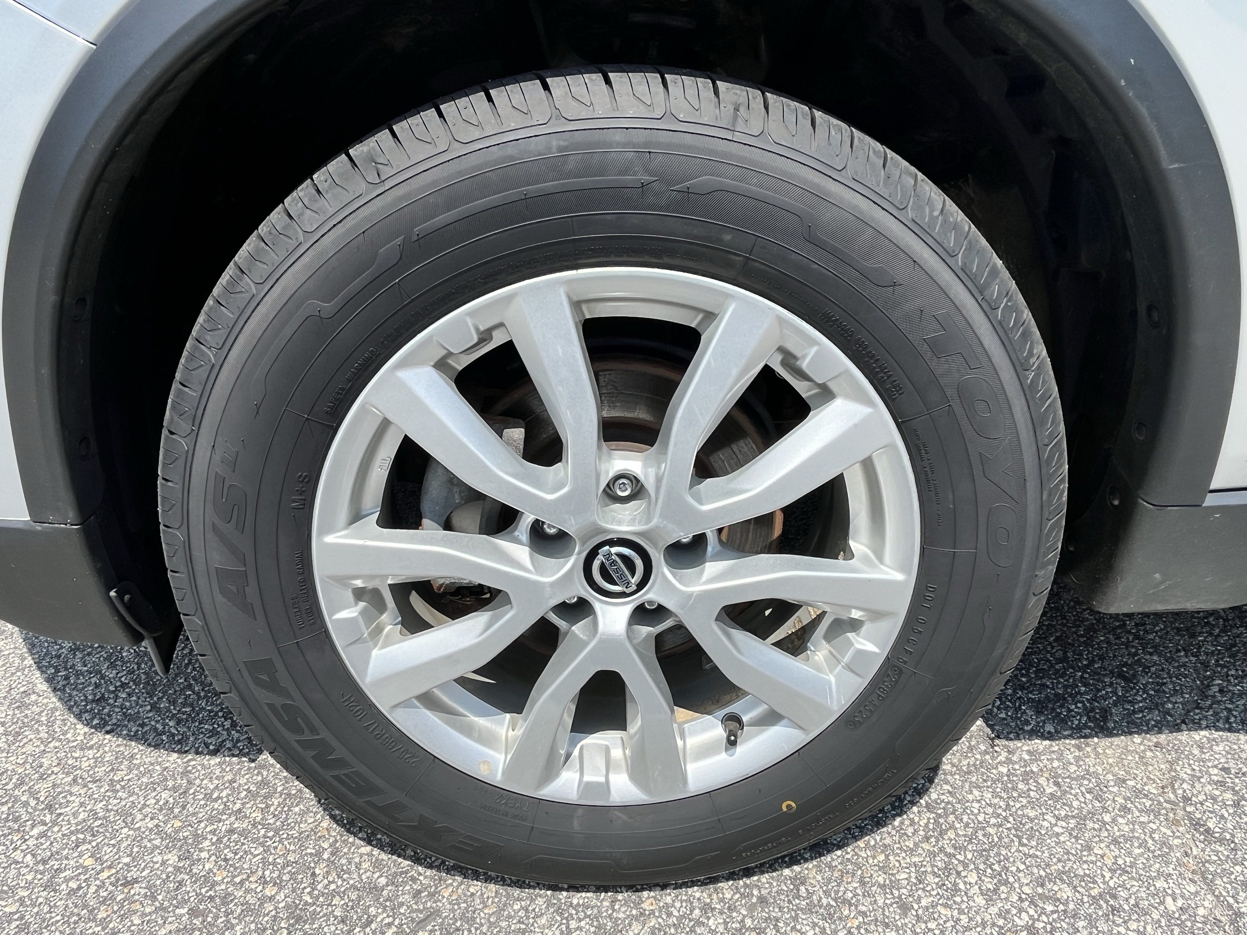 Used 2020 Nissan Rogue SV AWD/4WD image 12