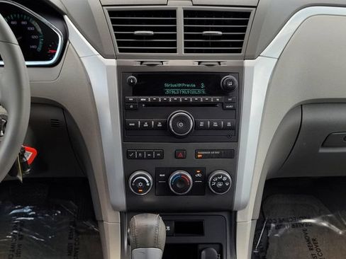 Used 2009 Chevrolet Traverse LT FWD image 15
