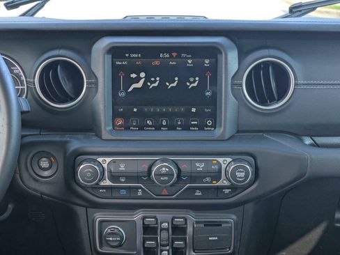 Used 2023 Jeep Wrangler Unlimited Sahara AWD/4WD image 17
