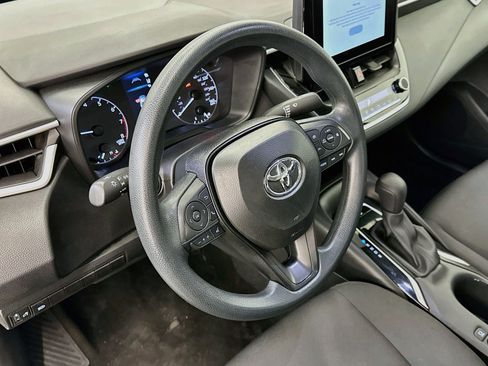 Used 2025 Toyota Corolla LE FWD image 18