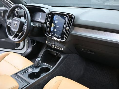 Used 2019 Volvo XC40 T5 Momentum AWD/4WD image 21