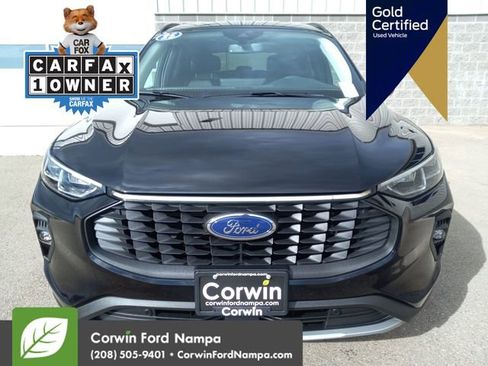 Used 2025 Ford Escape Platinum image 10