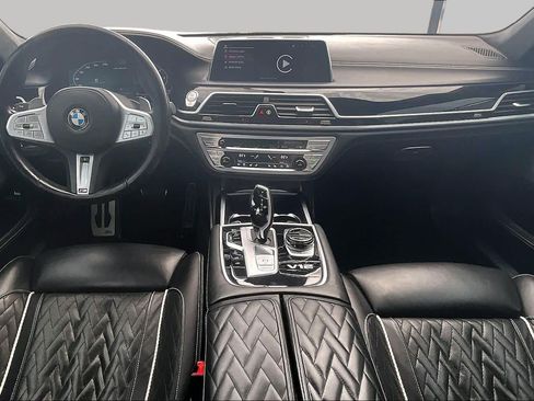 Used 2021 BMW M760i xDrive w/ Luxury Rear Seating Package AWD/4WD image 15