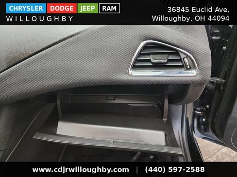 Used 2018 Chevrolet Cruze LT FWD image 34