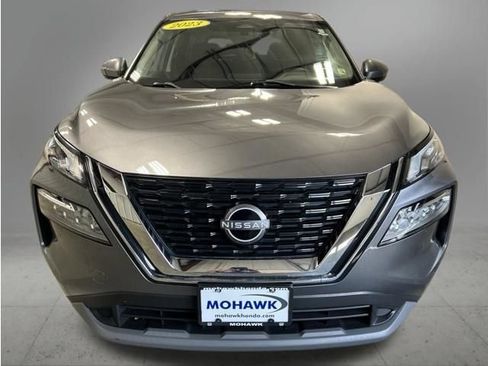 Used 2023 Nissan Rogue SV AWD/4WD image 9