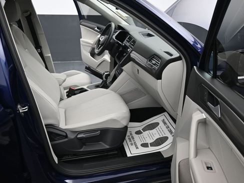 Used 2023 Volkswagen Tiguan SE image 24