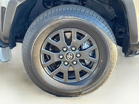 Used 2025 Toyota 4Runner SR5 image 33