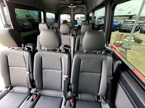 Used 2024 Mercedes-Benz Sprinter 2500 image 24