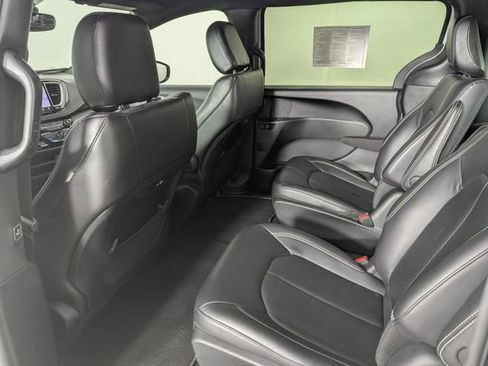 Used 2024 Chrysler Pacifica Limited FWD image 22