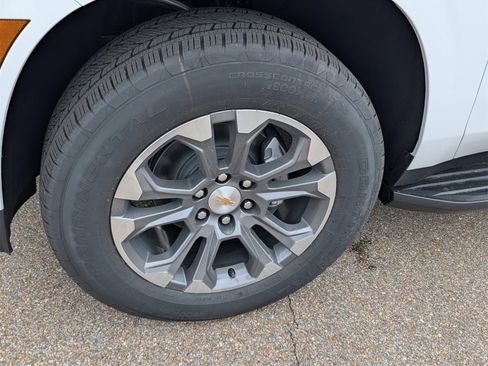 New 2026 Chevrolet Suburban LT w/ Comfort Package image 27