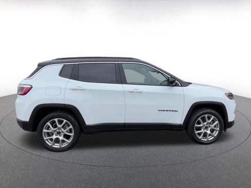Used 2025 Jeep Compass Limited AWD/4WD image 16