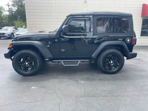 Used 2022 Jeep Wrangler Sport AWD/4WD image 2