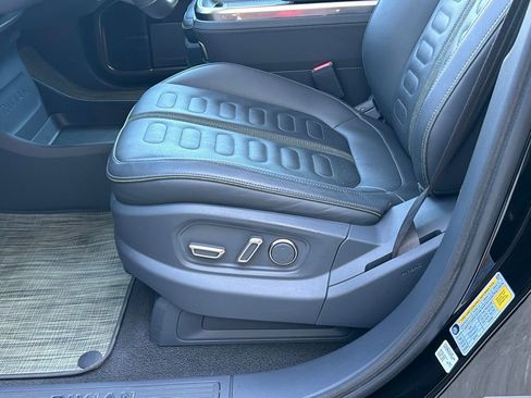 Used 2022 Rivian R1T Adventure image 16