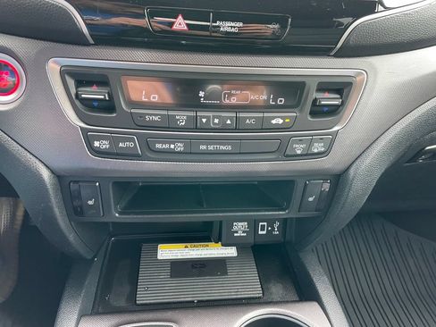 Used 2023 Honda Ridgeline RTL-E image 10