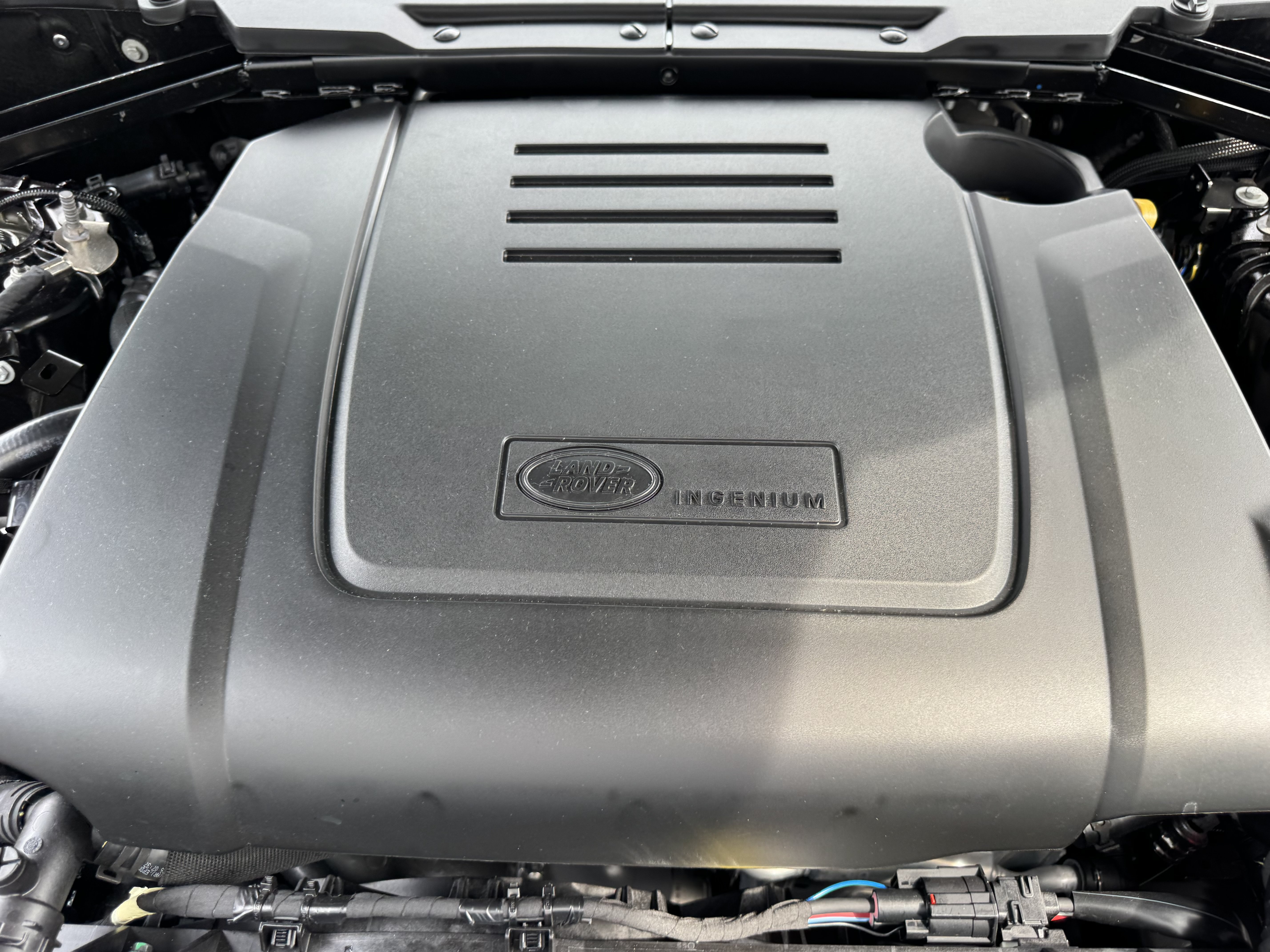 New 2026 Land Rover Defender 110 S AWD/4WD image 31