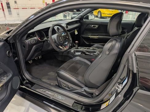Used 2015 Ford Mustang Shelby GT350 RWD image 3