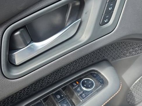 Certified 2025 Nissan Ariya FWD image 13