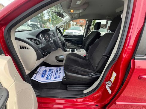 Used 2012 Dodge Grand Caravan SXT w/ Security Group FWD image 18