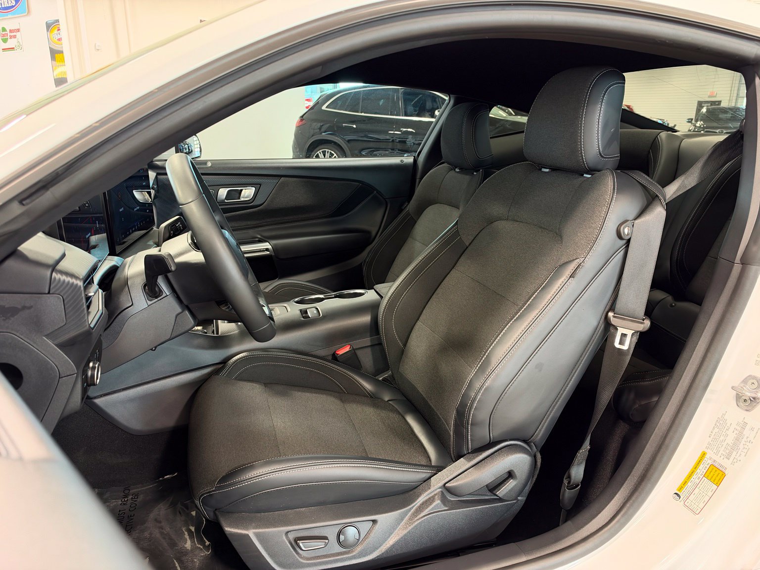 Used 2024 Ford Mustang Coupe RWD image 9