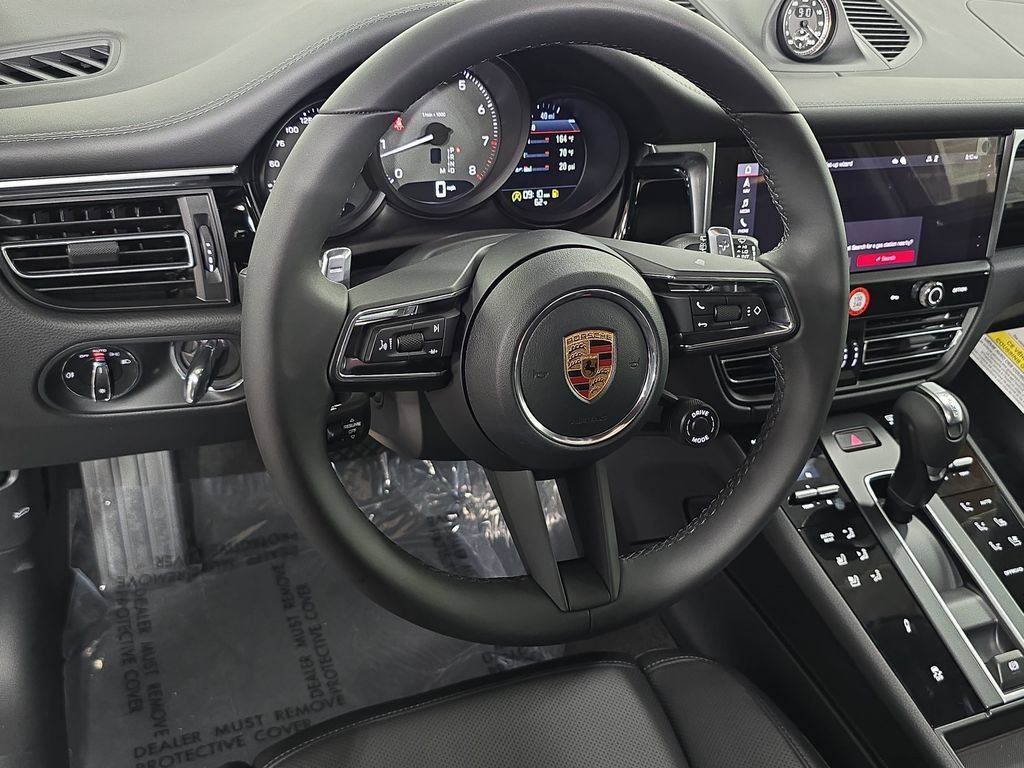Certified 2026 Porsche Macan S AWD/4WD image 4