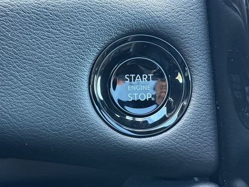 Used 2025 Nissan Armada Platinum Reserve image 22