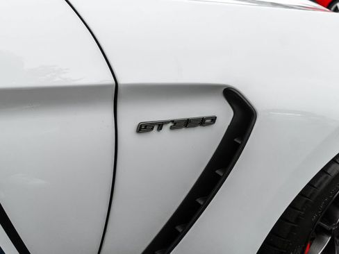 Used 2017 Ford Mustang Shelby GT350 w/ Electronics Package RWD image 4