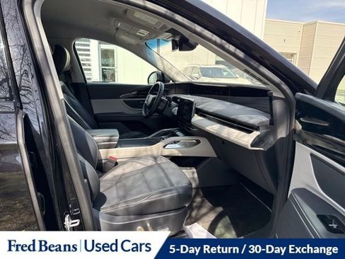 Used 2024 Lincoln Nautilus Premier image 18