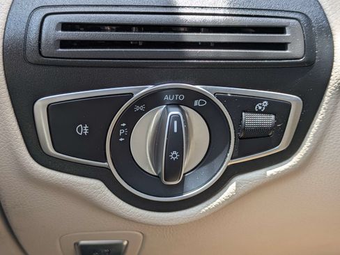 Used 2022 Mercedes-Benz GLC 300 image 27