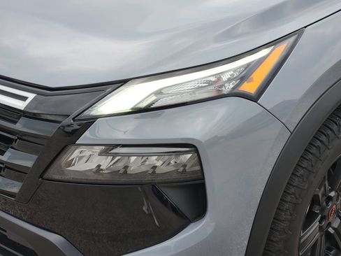 Used 2025 Nissan Rogue SV w/ Rock Creek Premium Package AWD/4WD image 5