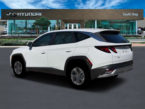 New 2026 Hyundai Tucson Blue SE image 4