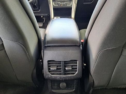Used 2019 Ford Fusion SE FWD image 26