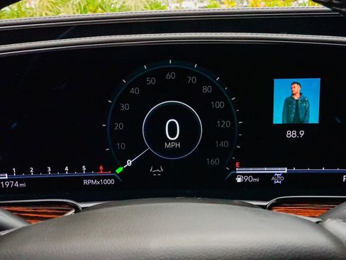 Certified 2023 Cadillac Escalade ESV Premium Luxury image 23