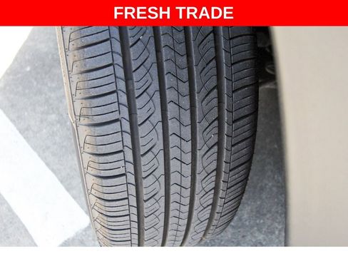 Used 2024 Jeep Compass Latitude image 28