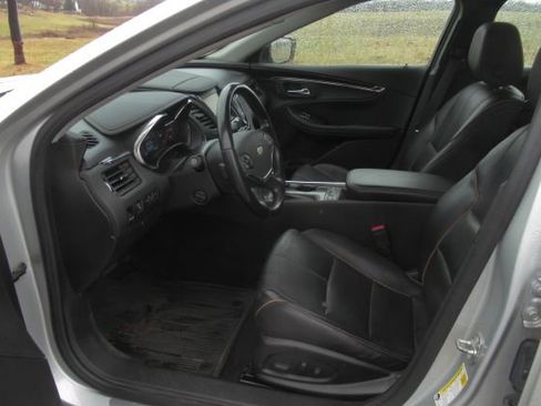 Used 2017 Chevrolet Impala Premier w/ Enhanced Convenience Package image 3