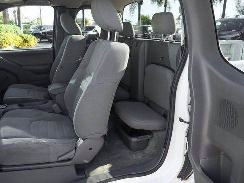 Used 2018 Nissan Frontier S image 18