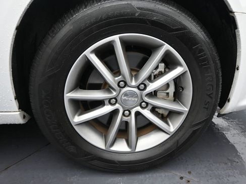 Used 2016 Dodge Grand Caravan SE image 24