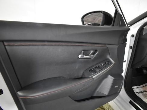 Certified 2025 Nissan Sentra SR w/ SR Premium Package FWD image 7
