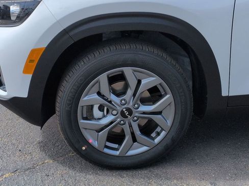 New 2026 Kia Seltos LX FWD image 34