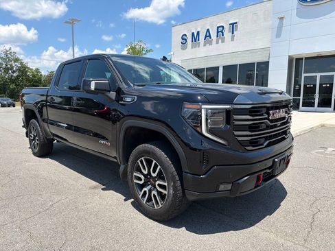 Used 2023 GMC Sierra 1500 AT4 AWD/4WD image 2