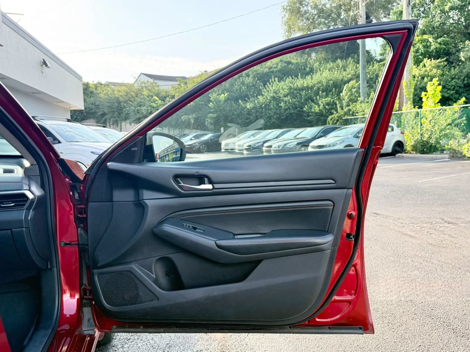 Used 2019 Nissan Altima 2.5 SR w/ SR Premium Package AWD/4WD image 18