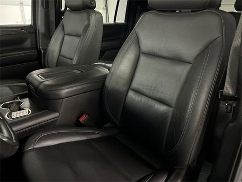 Used 2021 Chevrolet Suburban Z71 w/ Luxury Package image 19