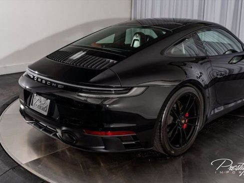 Used 2024 Porsche 911 Carrera GTS RWD image 18