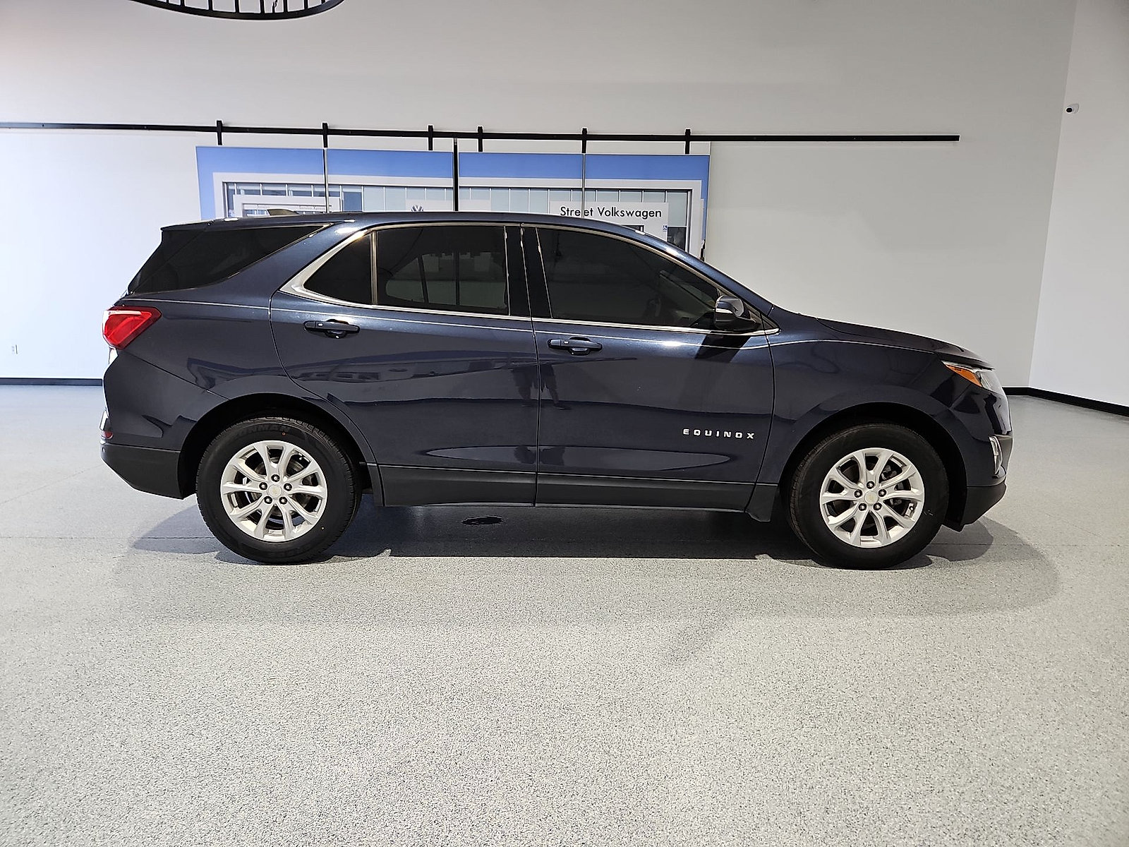 Used 2019 Chevrolet Equinox LT FWD image 9