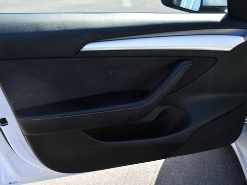 Used 2023 Tesla Model 3 Standard Range RWD image 13