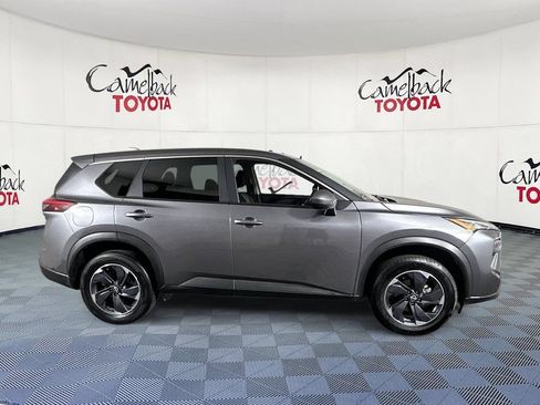 Used 2025 Nissan Rogue SV FWD image 9
