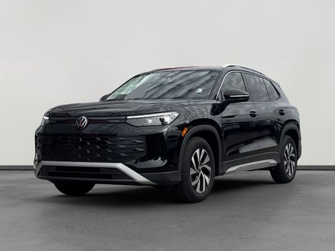 New 2026 Volkswagen Tiguan S FWD image 1