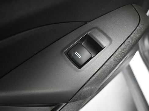 Used 2025 Chevrolet Trax ACTIV FWD image 11